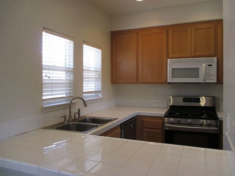 2 bed, 1.5 bath, 1027 sqft, $2,350 — Photo 4