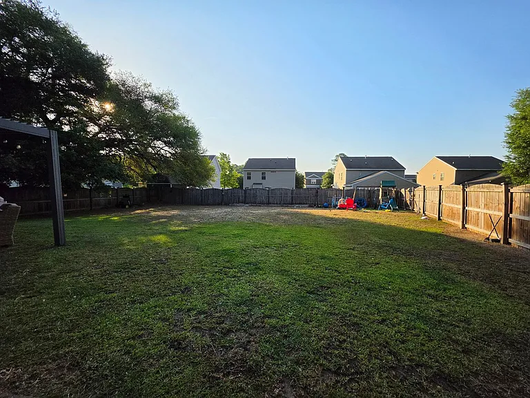 147 Niblick Dr — Photo 8