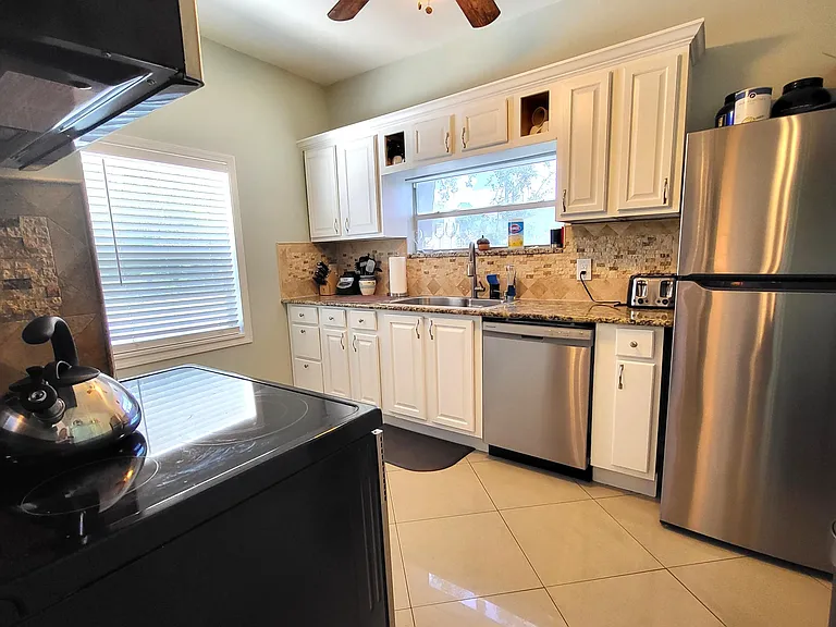 232 Cypress St #1 — Photo 3