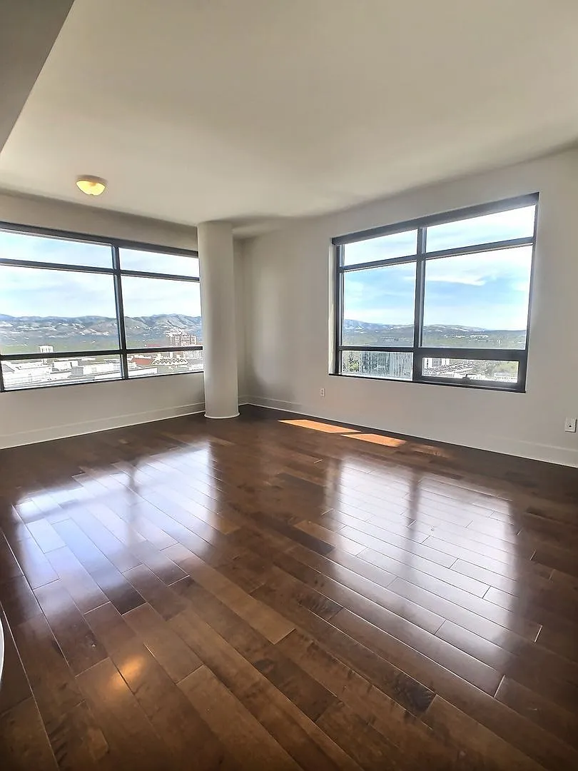 Building Photo - 88 E San Fernando St #1705