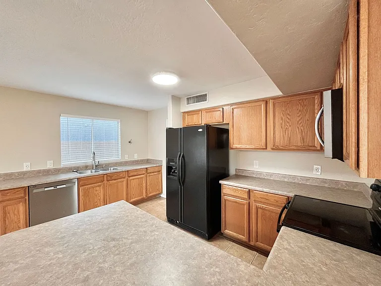 7253 W State Ave — Photo 11