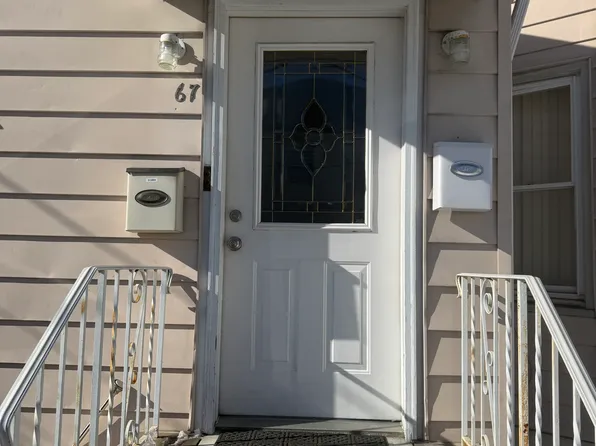67 Humboldt St, East Rutherford, NJ 07073
