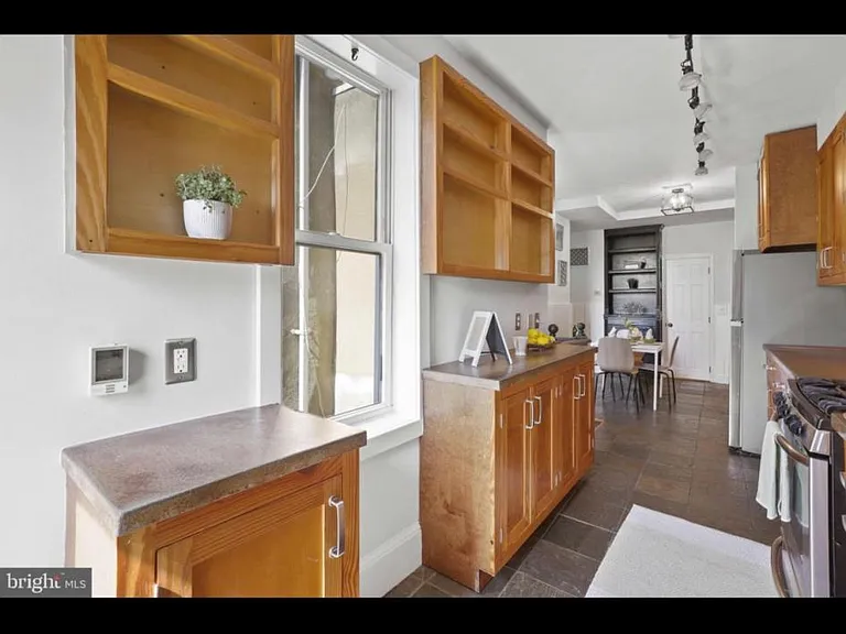 1640 S Charles St — Photo 19