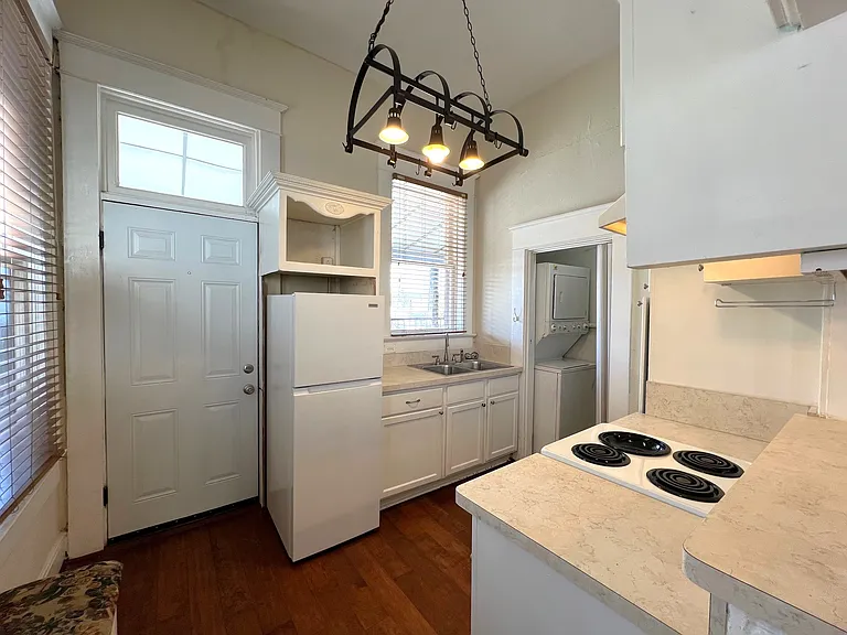 109 NW 20th St #203 — Photo 5