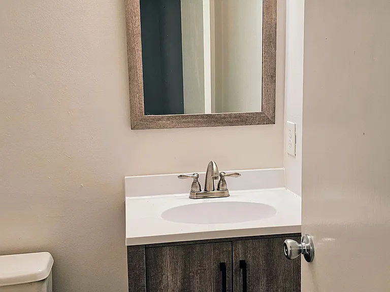 updated 1/2 ensuite 2nd bedroom