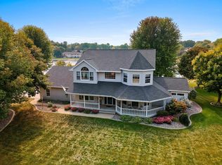 1543 Field Ct, Suamico, WI 54173