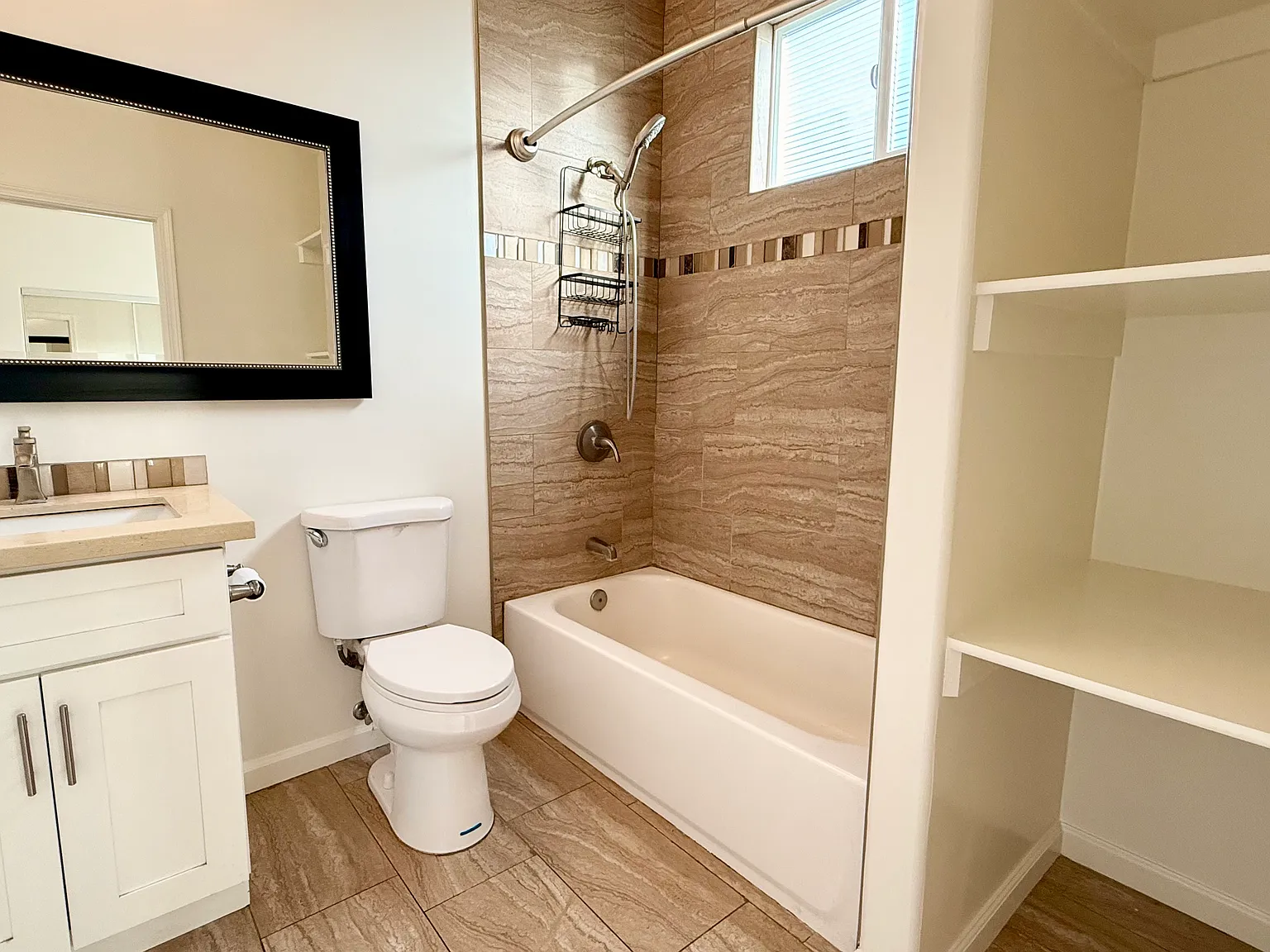 3842 Woodlawn Ave — Photo 4