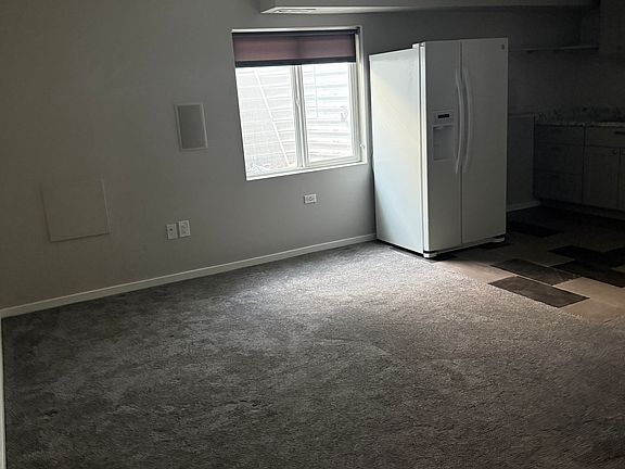 4th image of 932 W Freedom Point Way