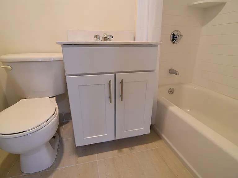 5 Barrows St #4 — Photo 6