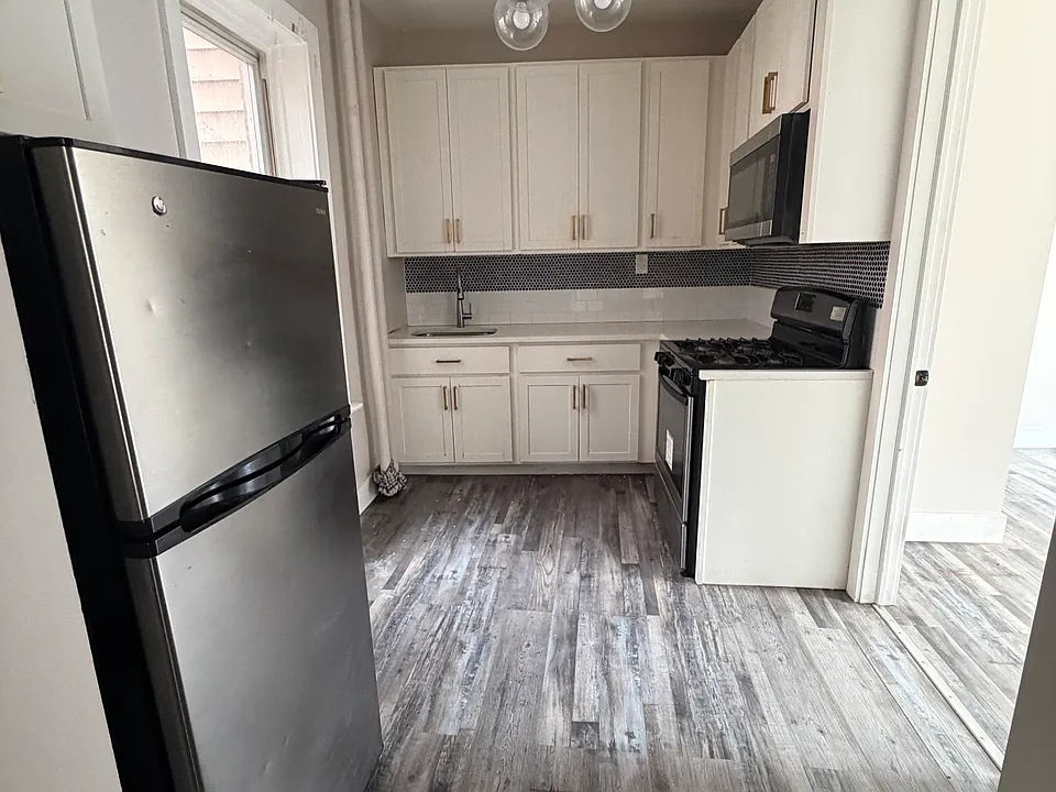 104 Belmont Ave #1E