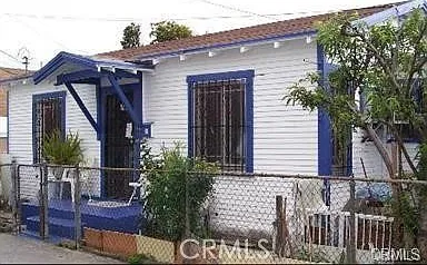 2 bed, 923 sqft, $2,400 — Photo 1