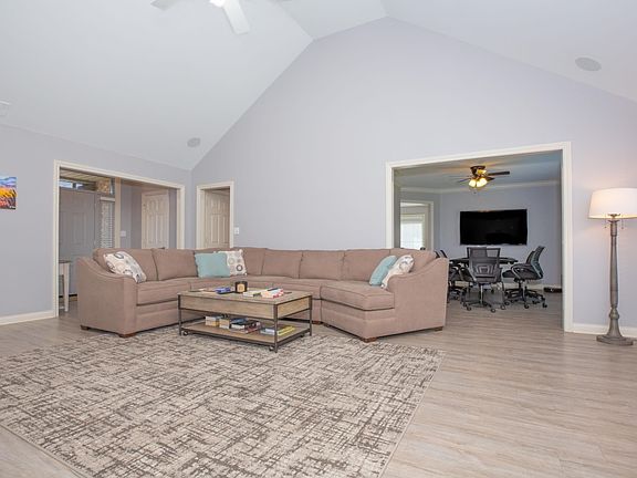 5th image of 2929 Longiron Dr
