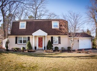 4 Brookside Dr, Medford, NJ 08055