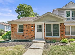 1101 Colony Ct, Streamwood, IL 60107