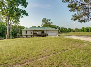 2121 E 505th Rd, Half Way, MO 65663