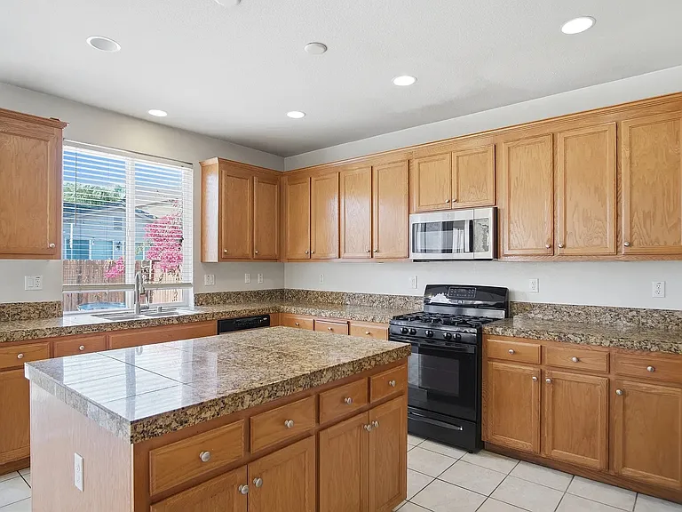 3648 Fallview Ave — Photo 6