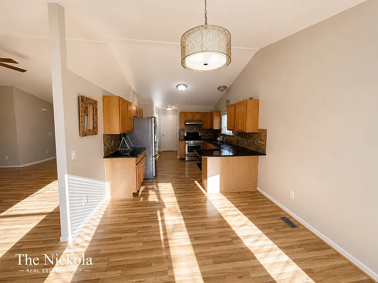 3132 Louis Dr — Photo 30
