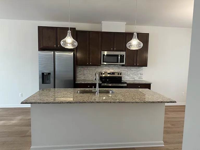 3032 Hydrangea Ln — Photo 10