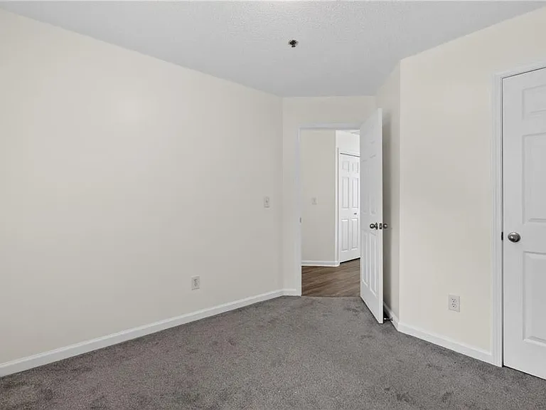 275 Cottonwood Creek Cir — Photo 24