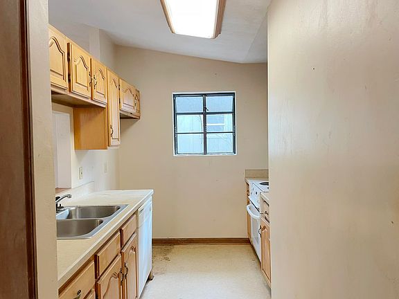 5th image of 2622 McCain Ct
