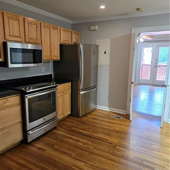 317 8th St NE #3 — Photo 4