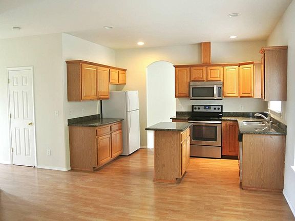 5th image of 17009 SE 6th St