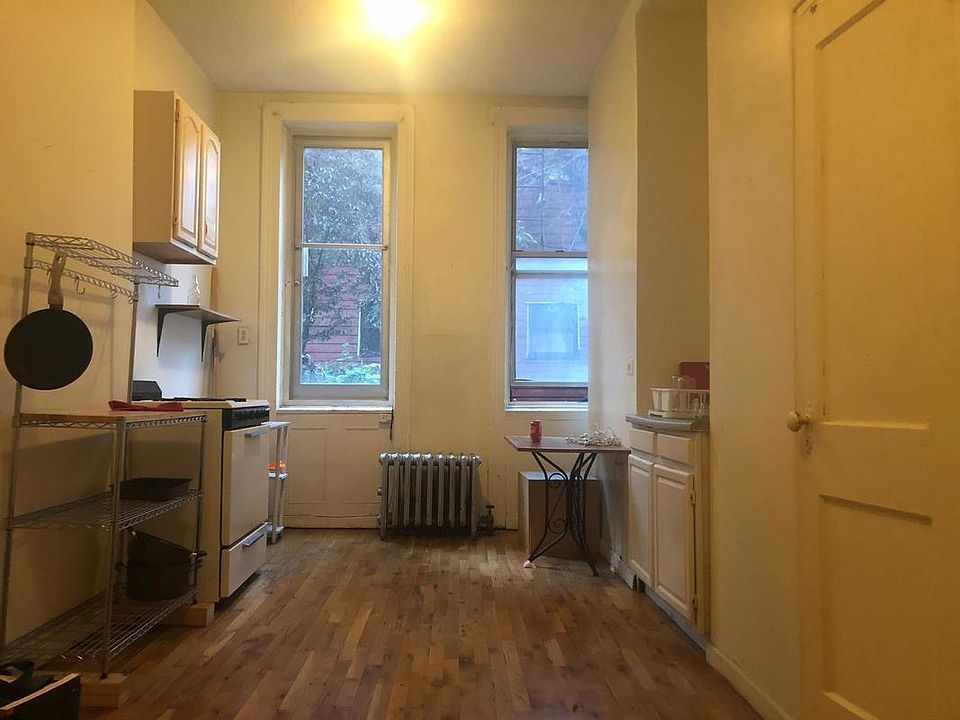 1st image of 247 Montrose Ave APT 2R