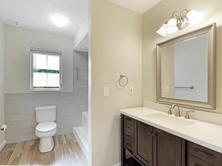 2416 Cass St — Photo 20