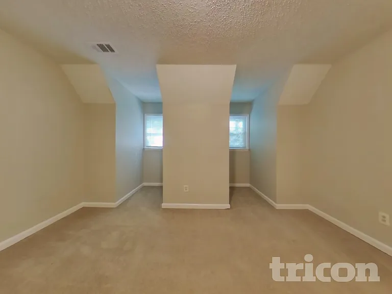 85 Elizabeth Pl — Photo 10