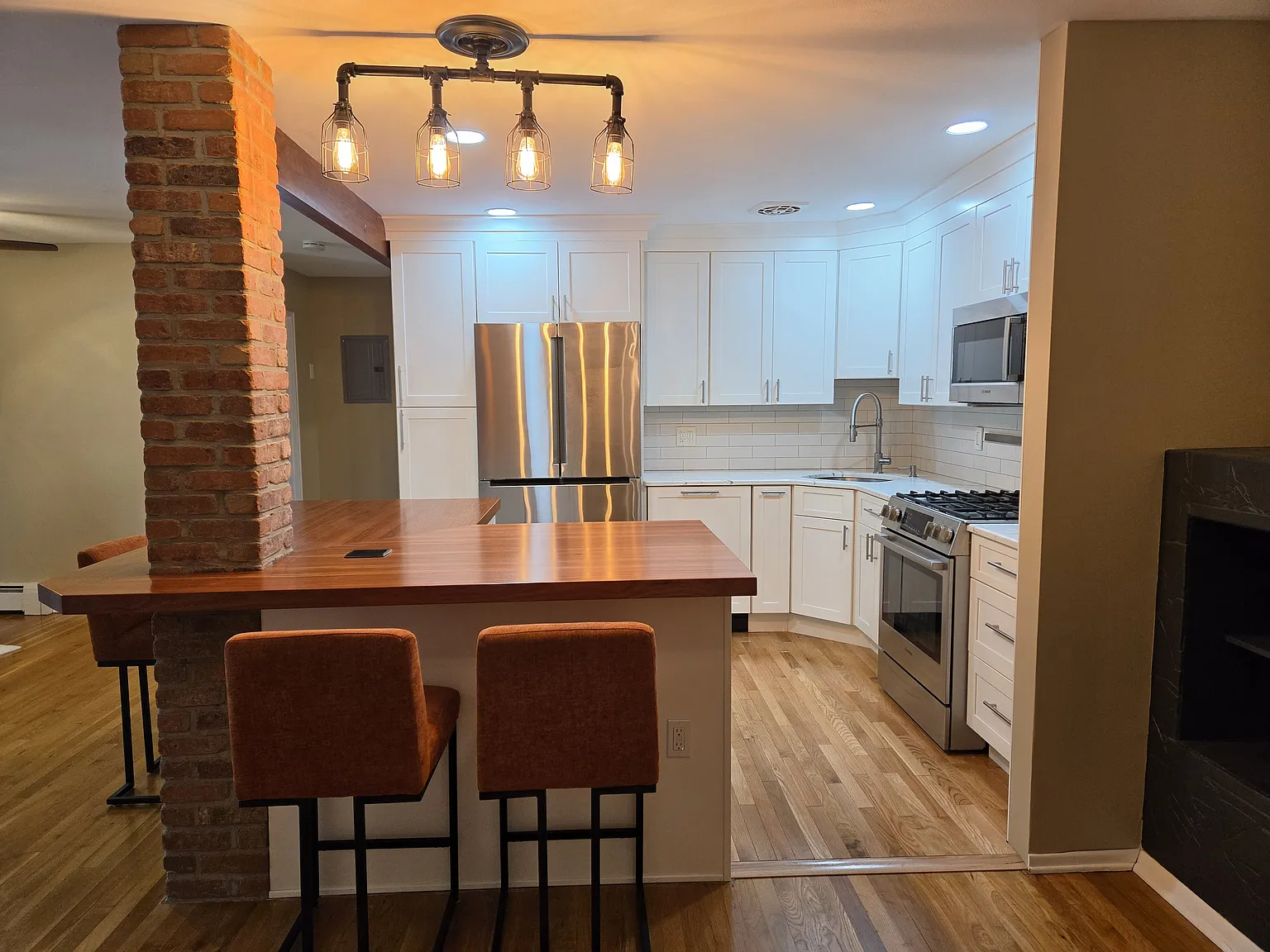 2 bed, 1000 sqft, $2,500 — Photo 1