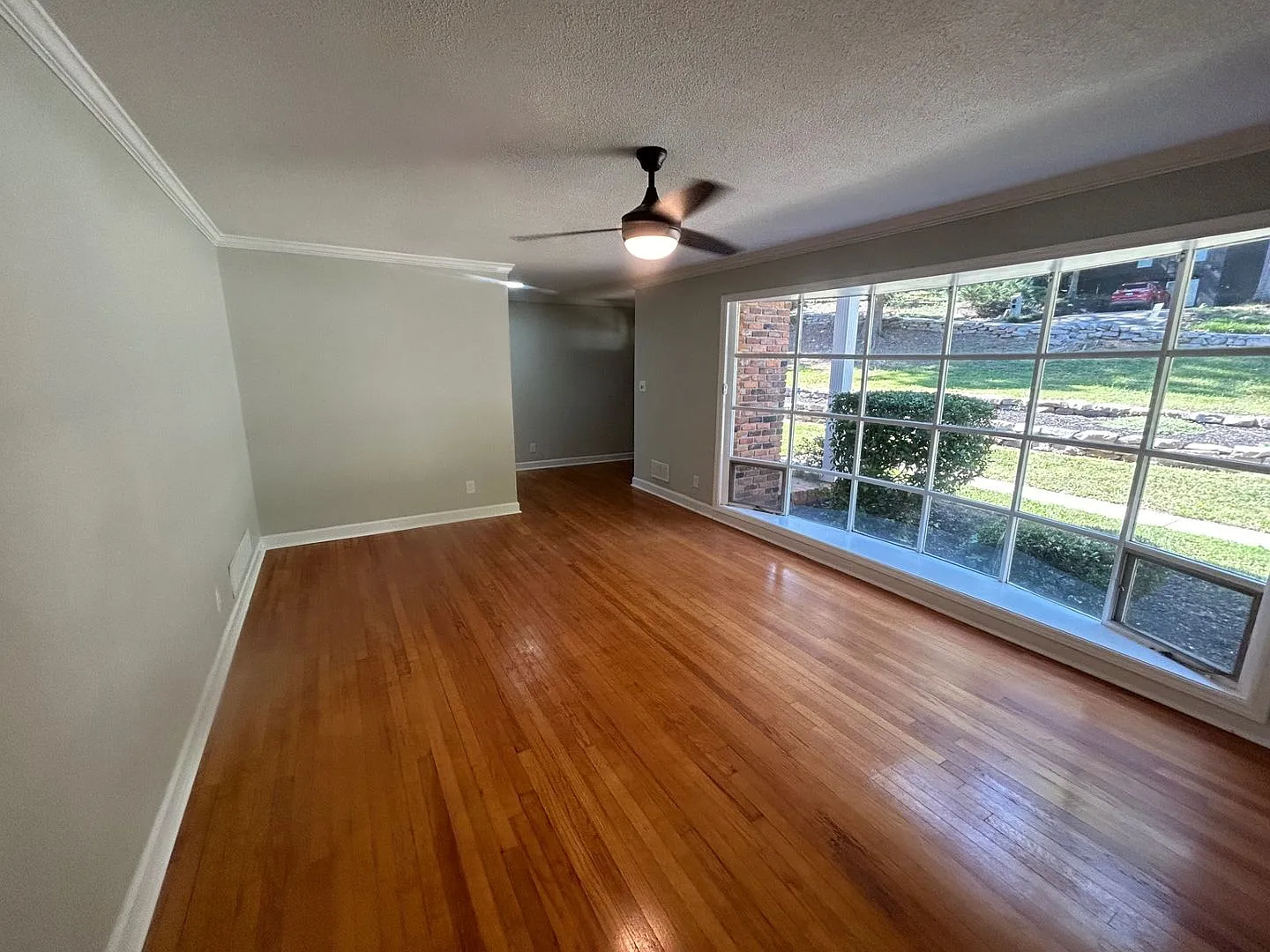 Recently Renovated, Move-In Ready, And Available Now In The Desirable Woodland Hills Area! — Photo 3