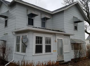 230 W Douglas, Freeport, IL 61032