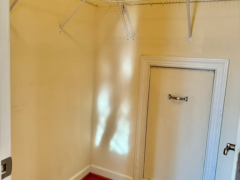 1385 Blairstone Dr — Photo 11