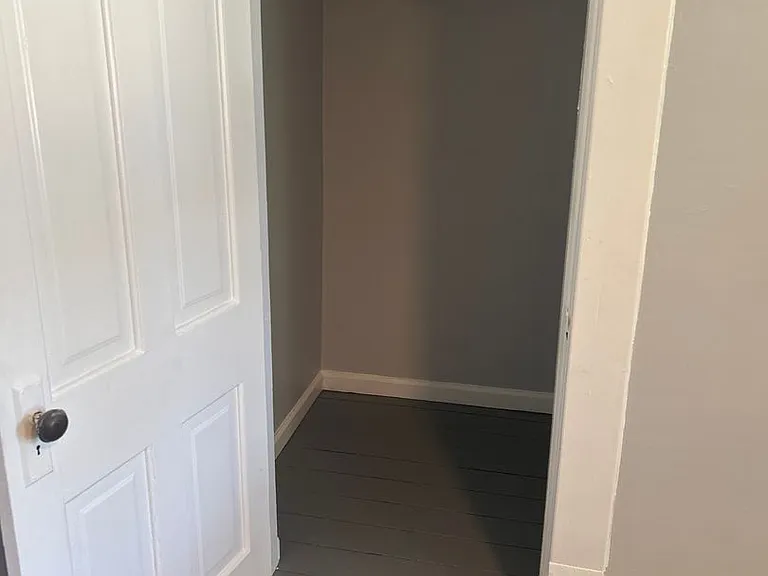221 Vance St — Photo 3
