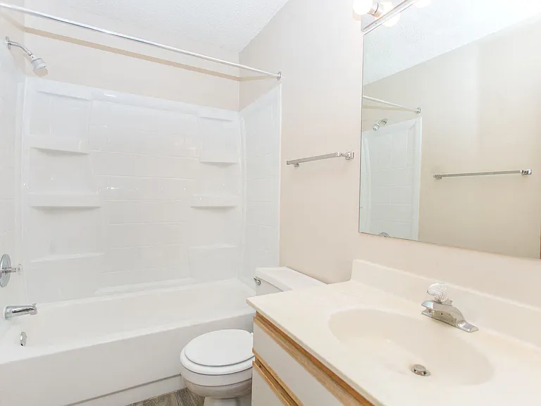 Cinnamon Ridge Apartments — Photo 25