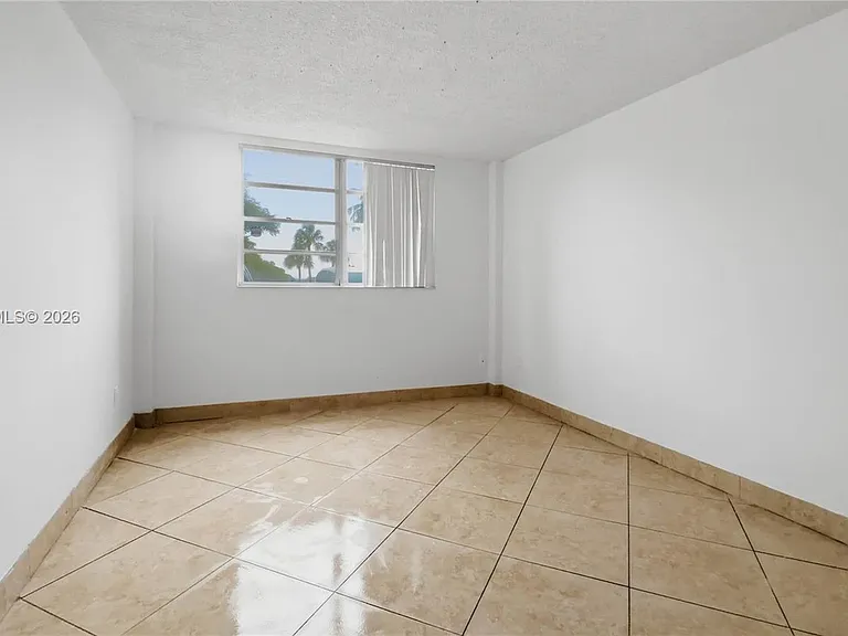 16450 Miami Dr #103 — Photo 14