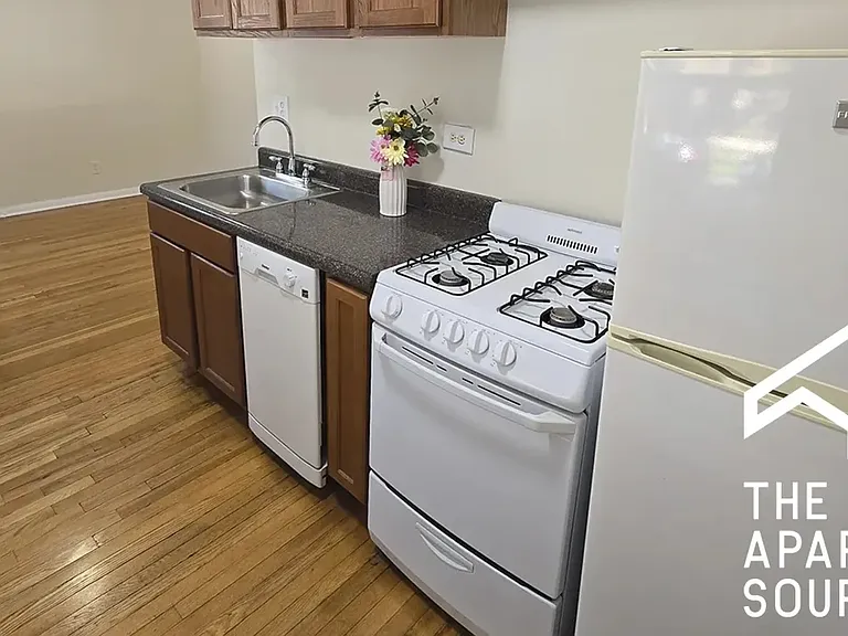 925 W Waveland Ave #1A — Photo 5