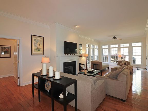 4th image of 109 Juniper Creek Blvd