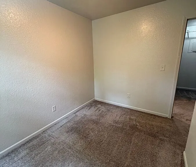 301 E Kansas St — Photo 52