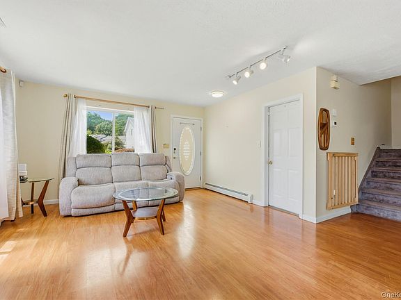 4th image of 400 Plover Court