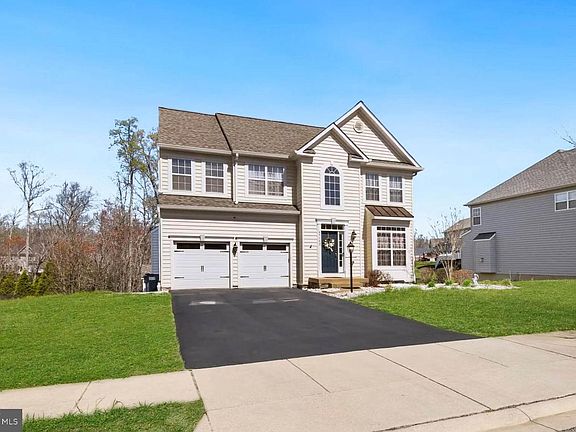 4th image of 45182 Woodhaven Dr