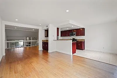 6242 1/2 Shoup Ave — Photo 9