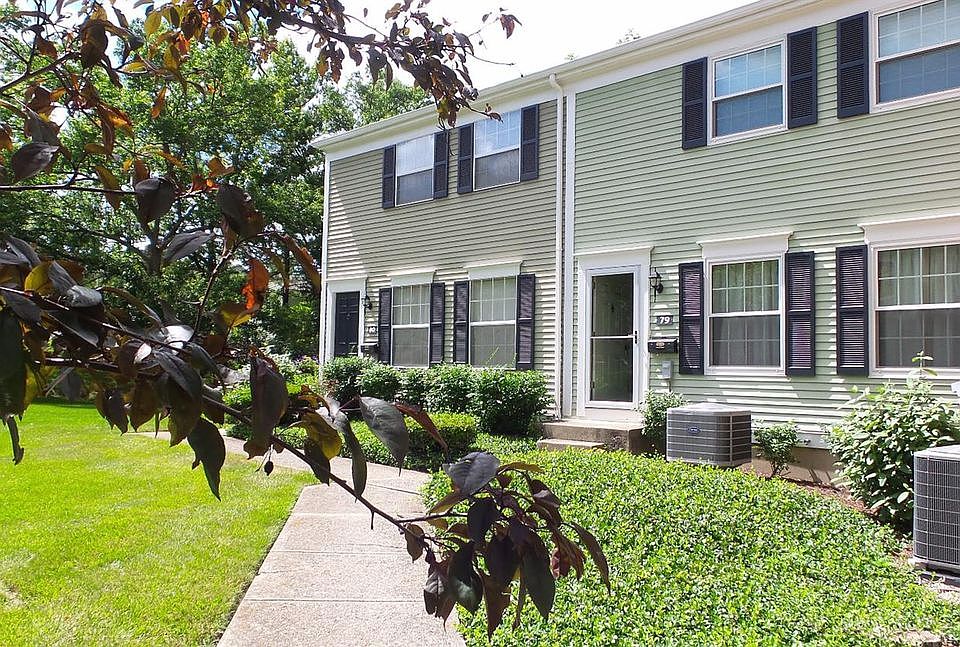 1st image of 79 Applewood Dr #79