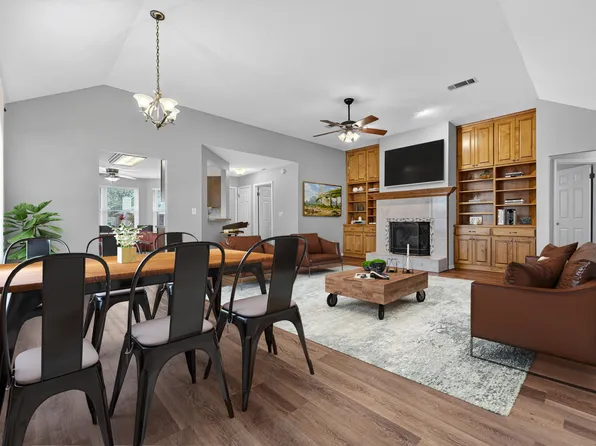 1061 Windmill Dr, Fort Walton Beach, FL 32547