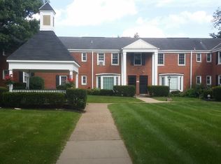 848 Thorn St APT 81, Sewickley, PA 15143