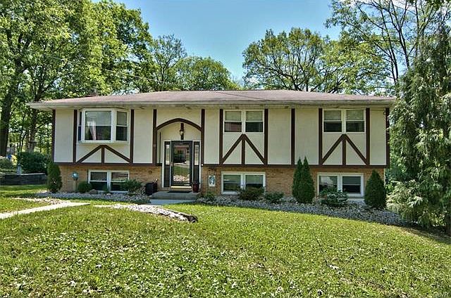 1st image of 53 Woodlawn Dr