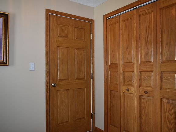 4th image of 355 E Seven Pines Dr