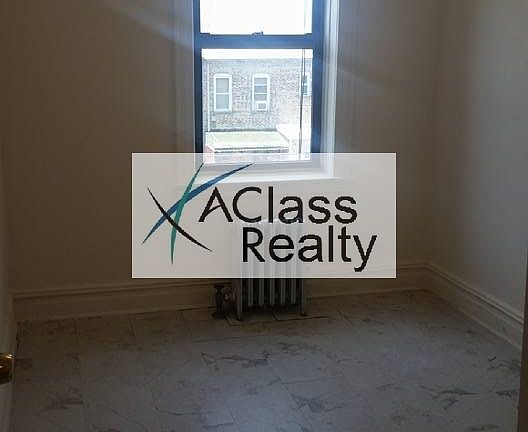 2nd image of 3056 45th St APT 3R