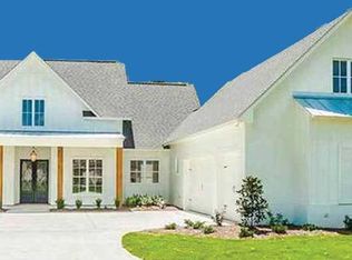 215 College Dr, Hammond, LA 70401