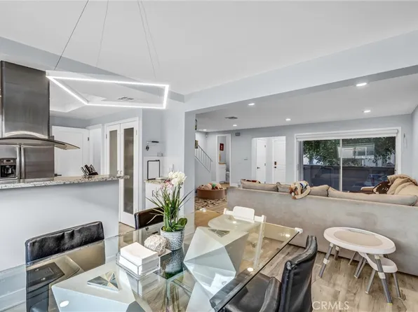 18550 Hatteras St Unit 44, Tarzana, CA 91356